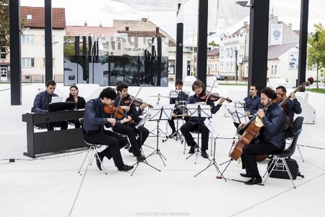 Quasars Ensemble (zdroj webové stránky Melos-Étos/ilustrační foto)
