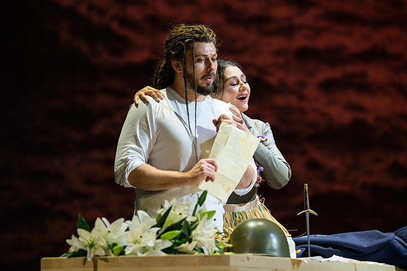 Giuseppe Verdi: Otello, Státní opera, Praha – Denys Pivnickij a Olga Busuioc (foto Serghei Gherciu)