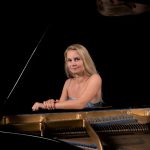 Júlia Novosedlíková (foto Slovenská filharmonie, TIHMS & Van Velden)