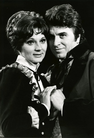 B.Smetana: Tajemství - Ivanka Malinová (Róza), Vilém Míšek (Kalina) - DJKT Plzeň 1982 (foto archiv DJKT)
