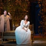 Giuseppe Verdi: La traviata, Metropolitní opera New York – Luca Salsi jako Germont a Nadine Sierra jako Violetta (foto Marty Sohl, zdroj Aerofilms)
