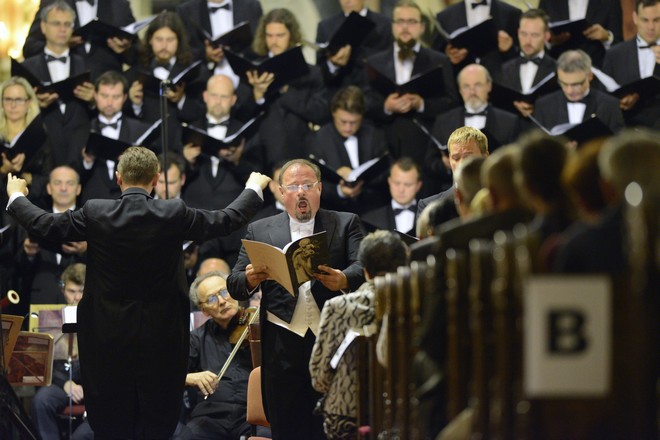 Svatováclavský hudební festival 2016 - Jan Kučera, Jaroslav Březina, David Szendiuch, Český filharmonický sbor Brno - kostel Panny Marie Královny Ostrava 2016 (foto Ivan Korč/SHF)