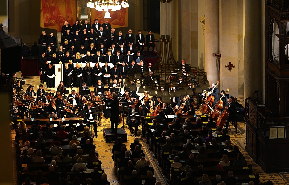 Antonín Dvořák: Svatební košile, Závěrečný koncert Svatováclavského hudebního festivalu 2022 – Filharmonie Hradec Králové, Český filharmonický sbor Brno, 28. září 2022 (zdroj Svatováclavský hudební festival, foto Ivan Korč)