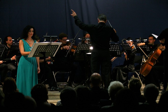 BCO hraje asociace - Irena Troupová, Brno Contemporary Orchestra, Pavel Šnajdr - Dům umění města Brna 2016 (foto Brno Contemporary Orchestra)
