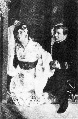 Rosina Storchio jako Čo-Čo-San a Giovanni Zenatello jako B. F. Pinkerton, 1904 (zdroj klasika.hr)