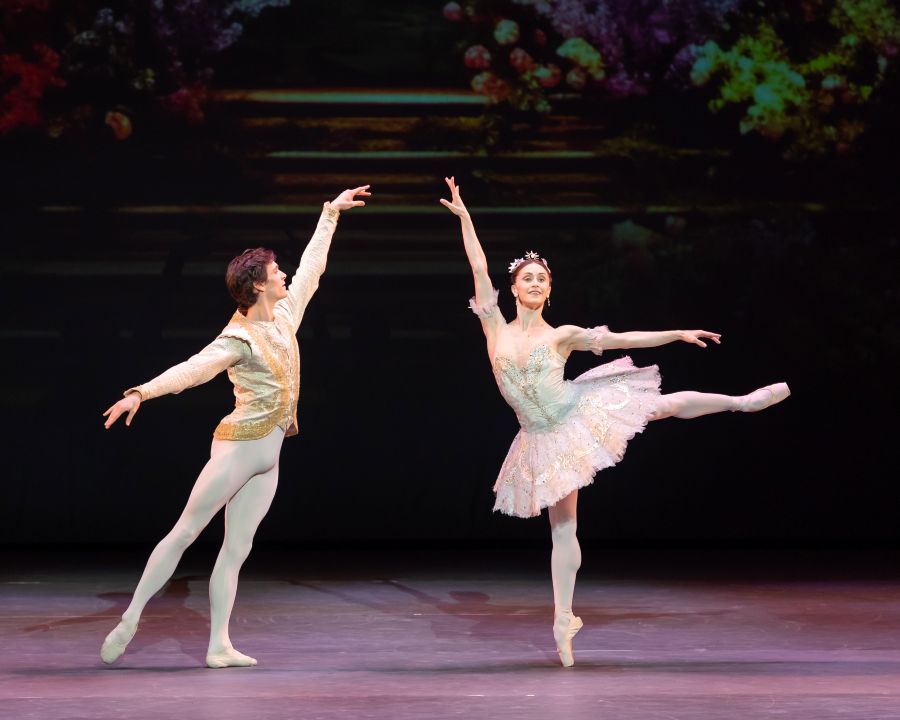 Marianela Núñez a William Bracewell (Spící krasavice, foto Jack Devant)
