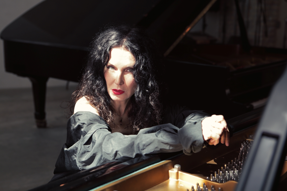 Katia Labèque (zdroj Katia a Marielle Labèque, foto Stefania Paparelli)