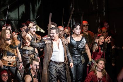 Giuseppe Verdi: Trubadúr, Divadlo J. K. Tyla Plzeň – Paolo Lardizzone (foto Martina Root)