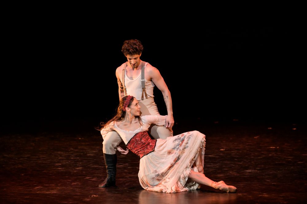 Ukázka z baletu J. Bubeníčka Carmen, Rebecca Bianchi a Javier Rojas (foto Serghei Gherciu)