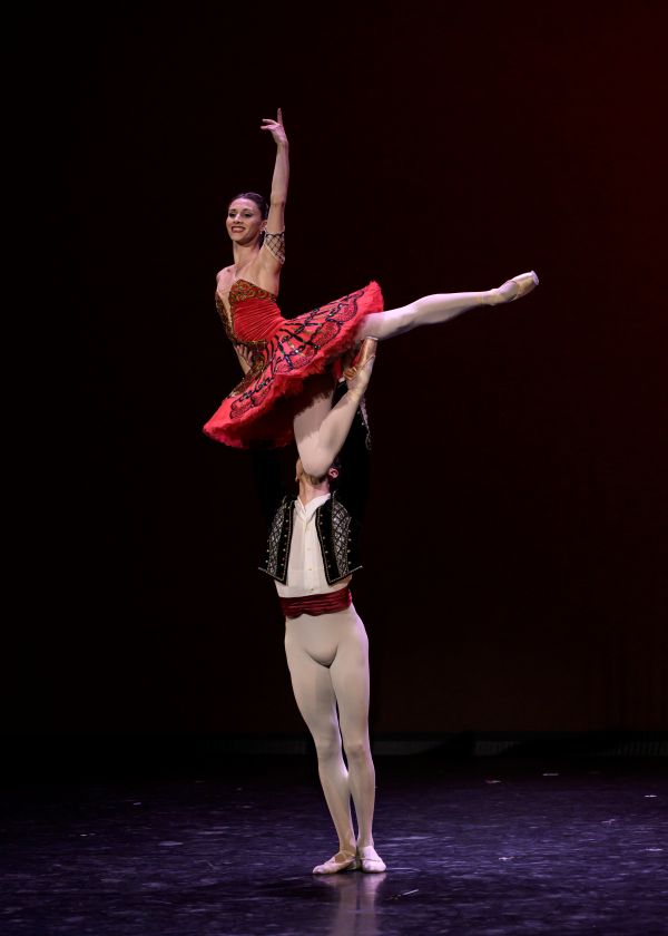 Don Quijote pas de deux, Maria Baranova a David Motta Soares (foto Serghei Gherciu, Bubeníček International Ballet Gala)