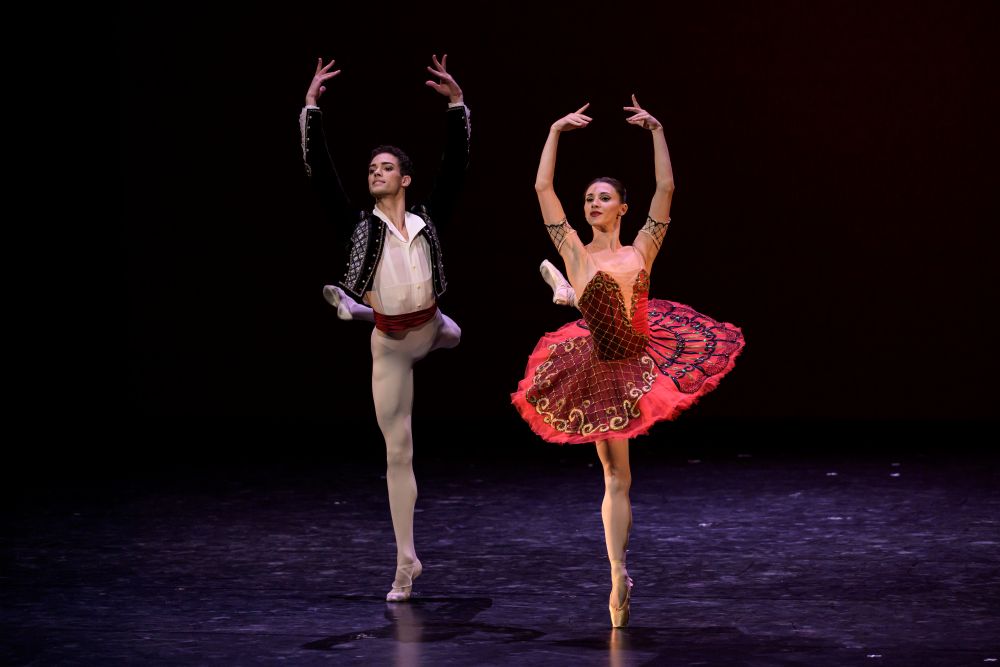 Don Quijote pas de deux, Maria Baranova a David Motta Soares (foto Serghei Gherciu, Bubeníček International Ballet Gala)