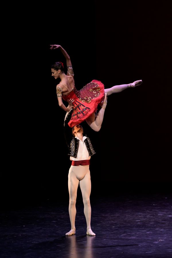 Don Quijote pas de deux, Maria Baranova a David Motta Soares (foto Serghei Gherciu, Bubeníček International Ballet Gala)