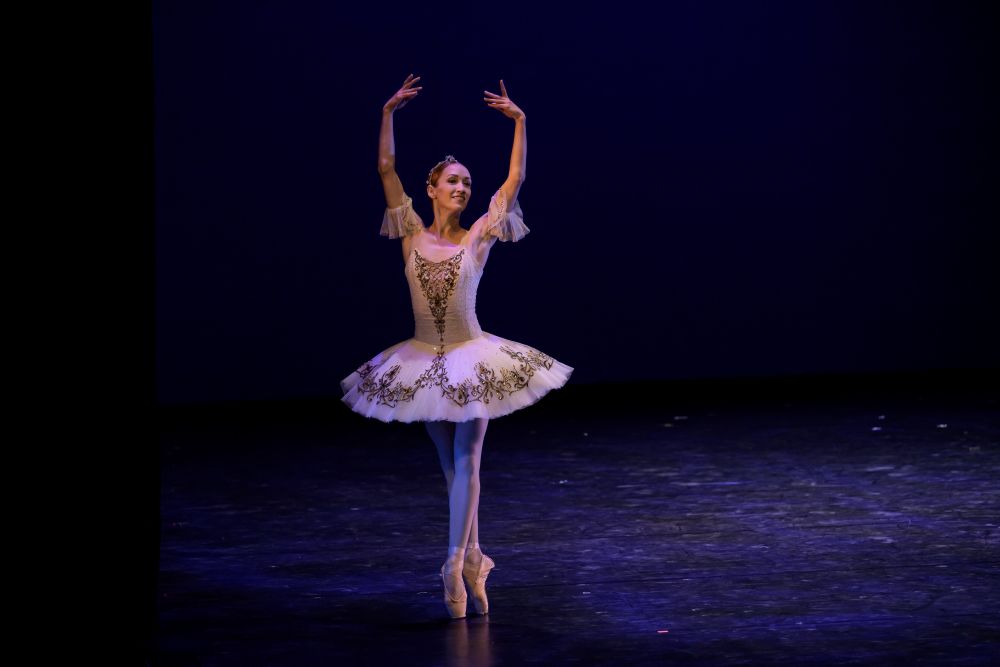 Korzár pas de deux, Ksenia Ovsyanick (foto Serghei Gherciu, Bubeníček International Ballet Gala)