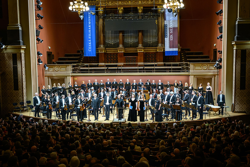 Česká filharmonie • Nicholas Kraemer, 22. ledna 2025, Rudolfinum, Dvořákova síň – Christian Immler, Patrick Grahl, Nicholas Kraemer, Catriona Morison, Miriam Kutrowatz, Česká filharmonie a Collegium Vocale 1704 (foto Petra Hajská)