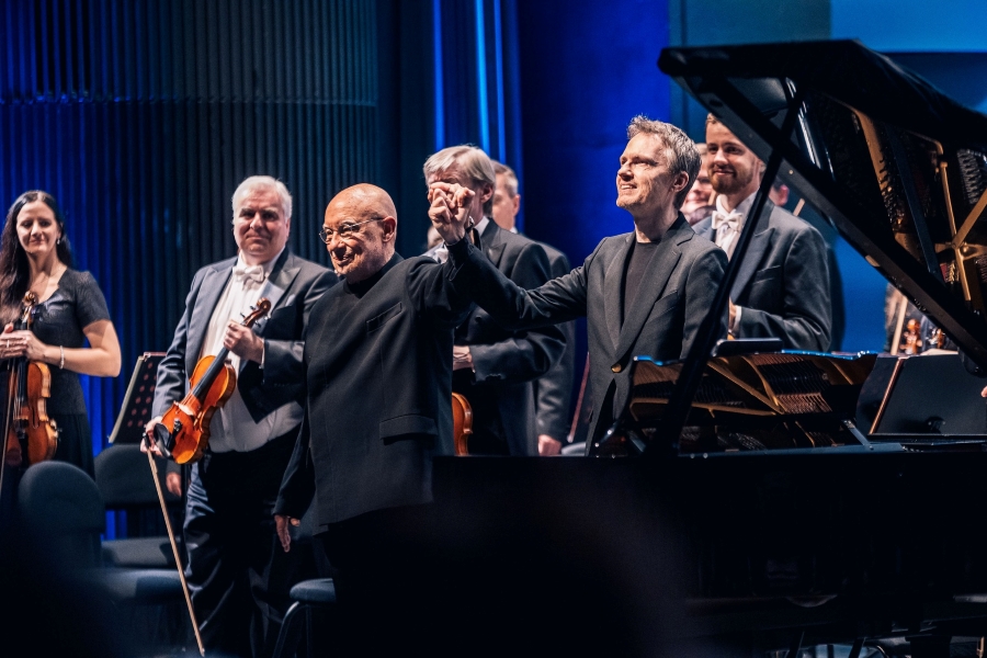 Alexandre Tharaud, Dennis Russel Davies, Filharmonie Brno, 17. ledna 2025, Janáčkovo divadlo, Brno (zdroj Filharmonie Brno, foto Vojtěch Kába)