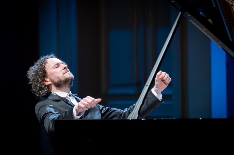 Martin Helmchen, 15. února 2024, Rudolfinum, Praha (zdroj Symfonický orchestr hl. m. Prahy FOK, foto Ivan Malý)
