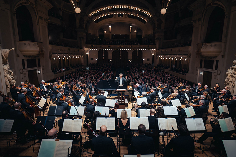 Symfonický orchestr hlavního města Prahy FOK: Lukáš Vondráček & Brahms I., 27. února 2025, Obecní dům, Smetanova síň (foto Petr Chodura)