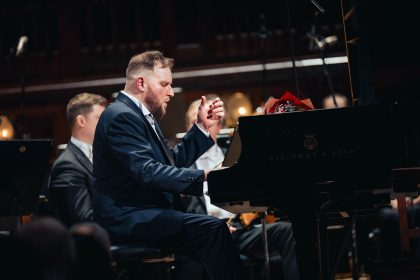 Symfonický orchestr hlavního města Prahy FOK: Lukáš Vondráček & Brahms I., 27. února 2025, Obecní dům, Smetanova síň (foto Petr Chodura)