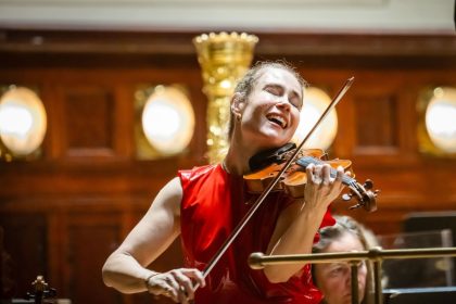 Leila Josefowicz, 19. března 2025, Obecní dům, Praha (zdroj Symfonický orchestr hl. m. Prahy FOK)