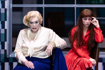 Leoš Janáček: Káťa Kabanová – Violeta Urmana, Corinne Winters, Bayerische Staatsoper, Mnichov, 2025 (zdroj Bayerische Staatsoper, foto Geoffroy Schied)