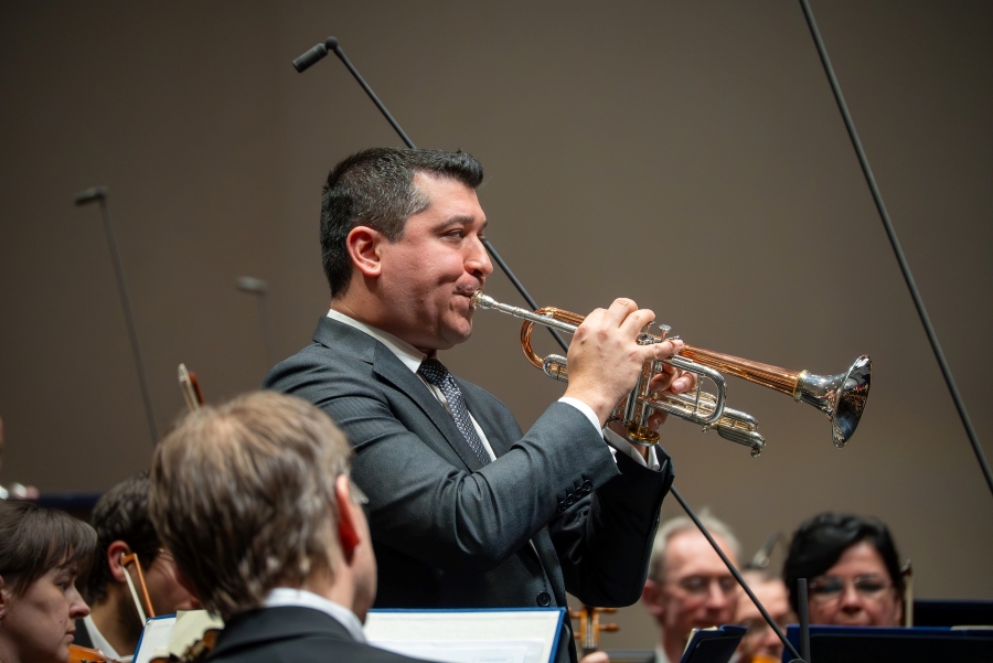 Pacho Flores, 10. dubna 2025, Kino Vesmír, Ostrava (zdroj Janáčkova filharmonie Ostrava)