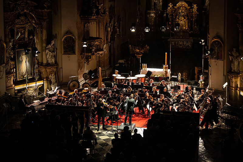 Velikonoční festival duchovní hudby: Ke světlu, 27. dubna 2025, Minoritský kostel sv. Janů, Brno – Josef Špaček, Anna-Maria Helsing a Filharmonie Brno (foto Jakub Joch)