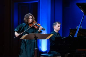 Pražské jaro: Pocta Luboši Fišerovi, 18. května 2025, Rudolfinum – Patricia Kopatchinskaja, Joonas Ahonen (foto Jan Kantor)