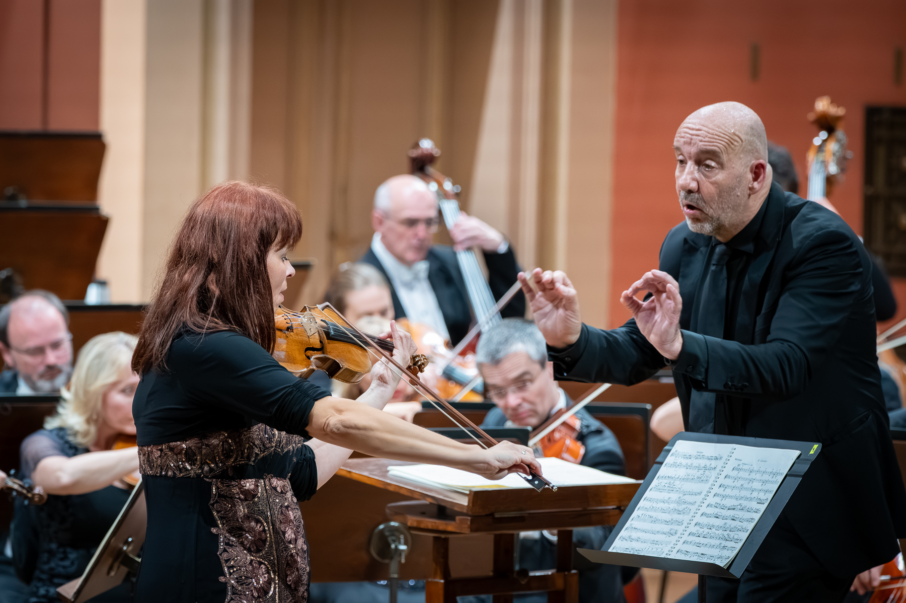Prague Philharmonia: Webern. Šostakovič. Beethoven, 18. června 2025, Rudolfinum, Dvořákova síň – Romana Špačková a Emmanuel Villaume (foto Ivan Malý)
