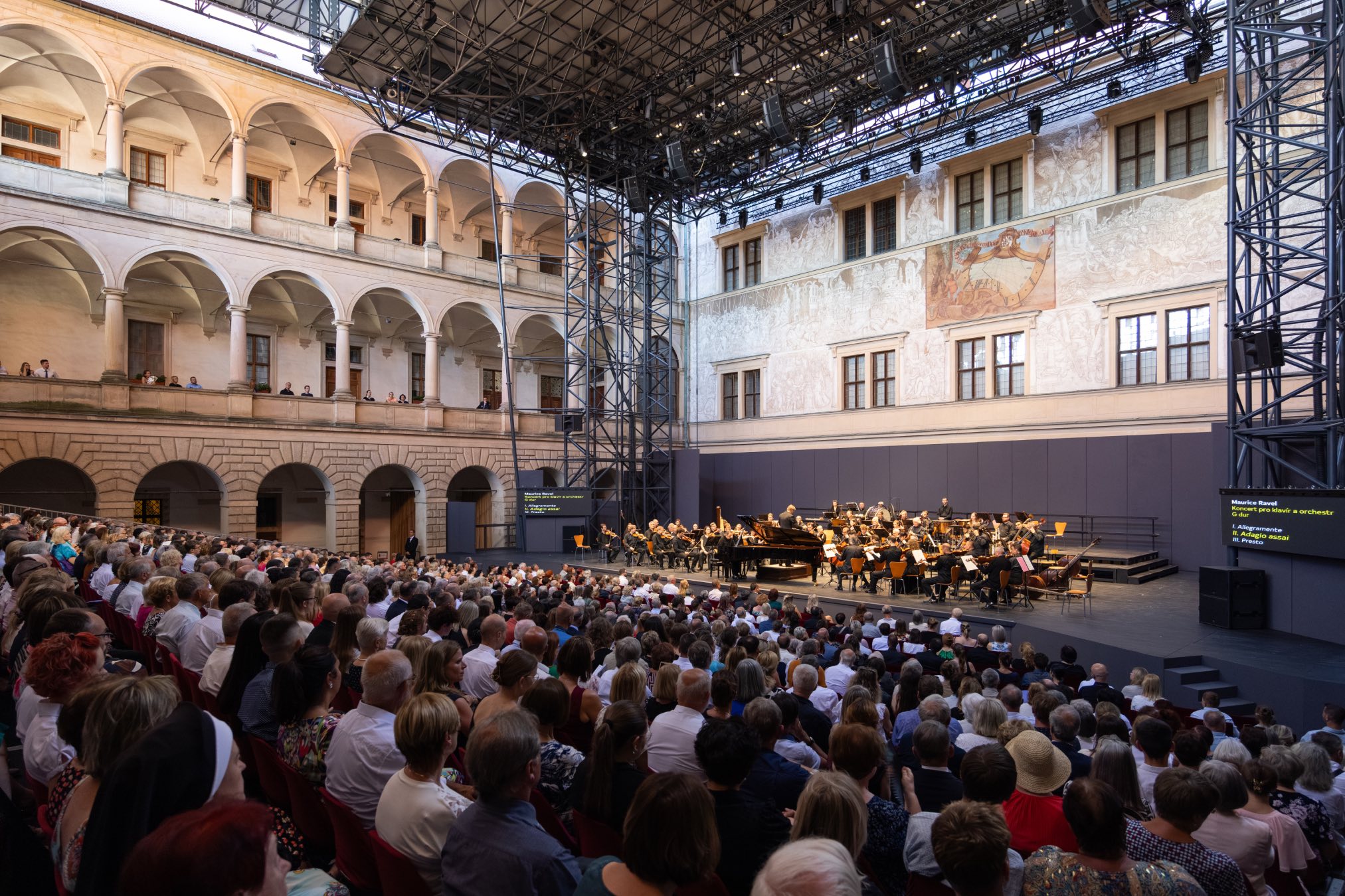 Smetanova Litomyšl: Česká filharmonie & Pierre–Laurent Aimard, 2. července 2025, Nádvoří zámku Litomyšl (zdroj Smetanova Litomyšl)