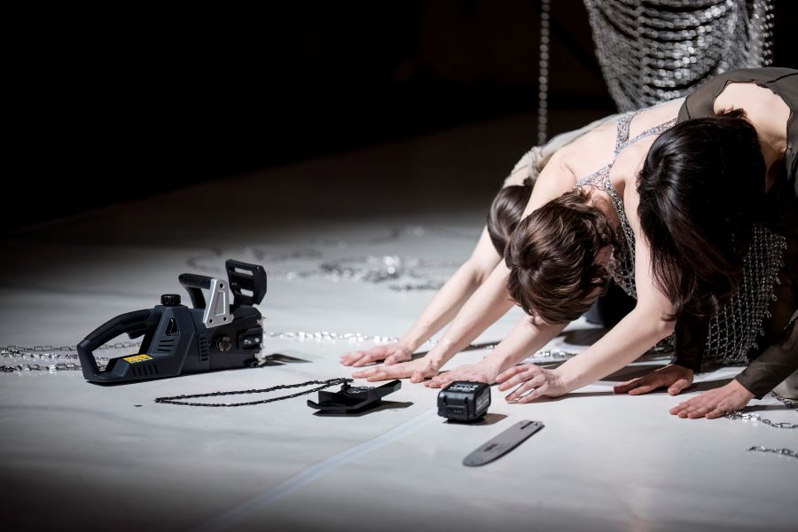 Alica Minar a Dorota Michalak – Lush Blast, Tasting the untamed (foto Vojtěch Brtnický)