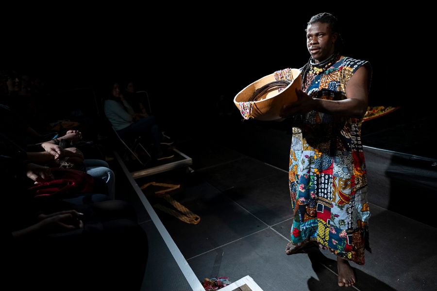 Angela Nwagbo – Confluence (foto Lukáš Horký, Divadelní Flora 2025)