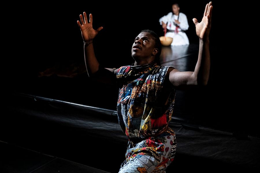 Angela Nwagbo – Confluence (foto Lukáš Horký, Divadelní Flora 2025)