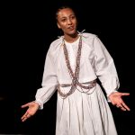 Angela Nwagbo – Confluence (foto Lukáš Horký, Divadelní Flora 2025)