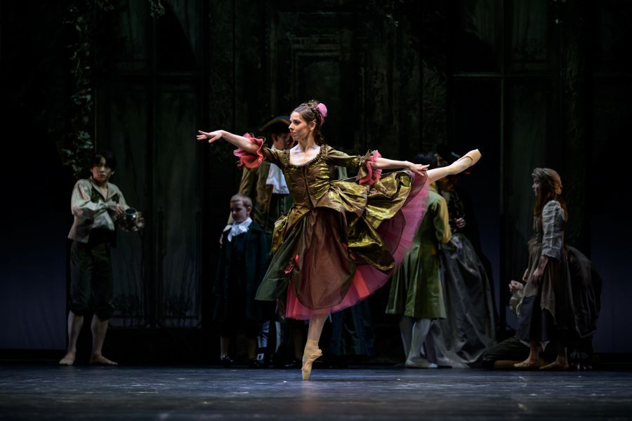 Balet ND – L´Histoire de Manon (Alina Nanu, foto Serghei Gherciu)