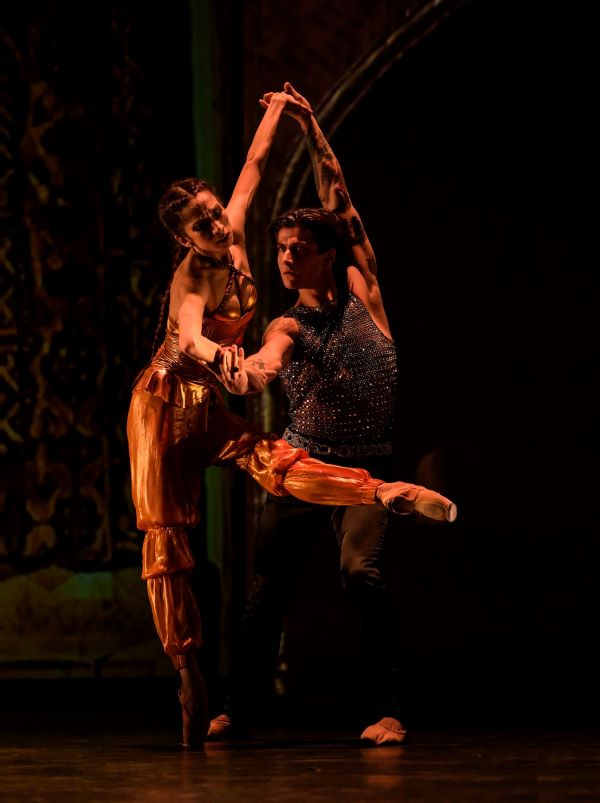 Balet ND – Šeherezáda (Romina Contreras a Paul Irmatov, foto Serghei Gherciu)