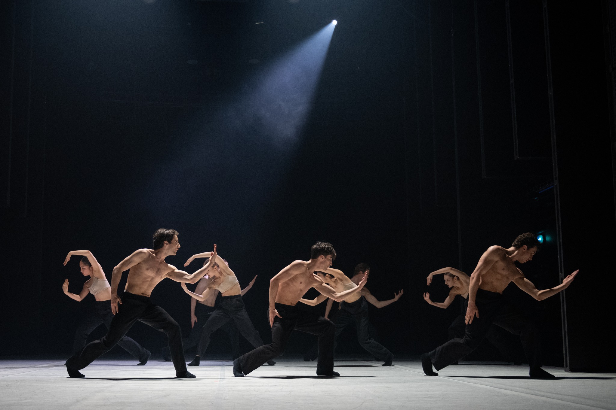 Balet NdB 2 – A healthy dose of madness (foto Arthur Abram)