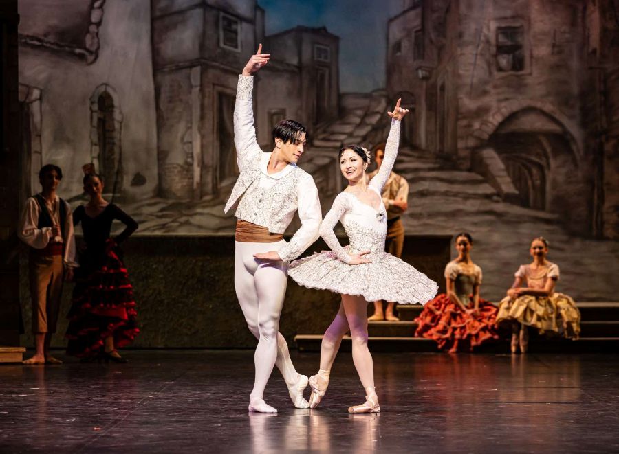 Balet NdB – Don Quijote (Anna Tsygankova a Giorgi Potskhishvili, foto Pavel Hejný)