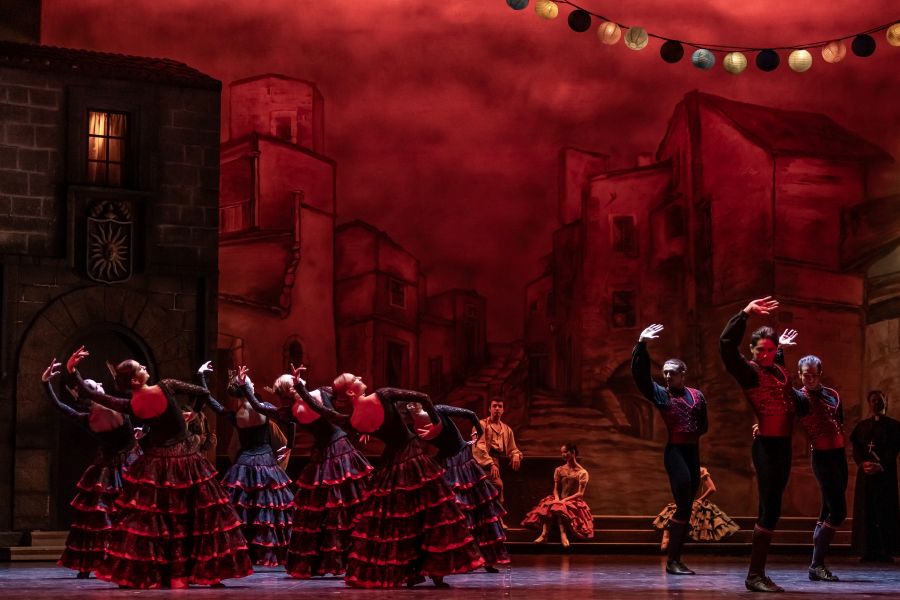 Balet NdB – Don Quijote (Nanaka Ogawa, foto Martin Divíšek)