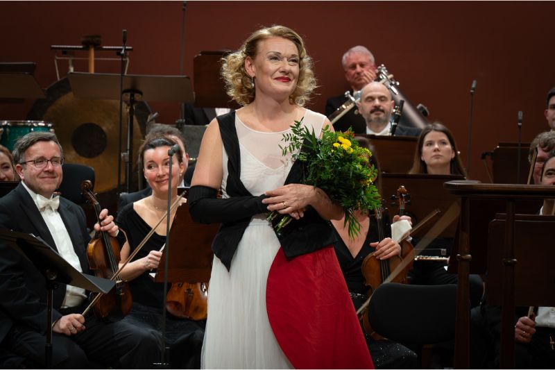Česká filharmonie a Magdalena Kožená, 9.4.2025, Rudolfinum – Magdalena Kožená (foto Ivan Malý)