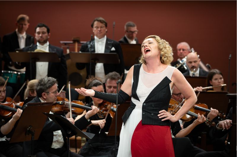 Česká filharmonie a Magdalena Kožená, 9.4.2025, Rudolfinum – Magdalena Kožená (foto Ivan Malý)