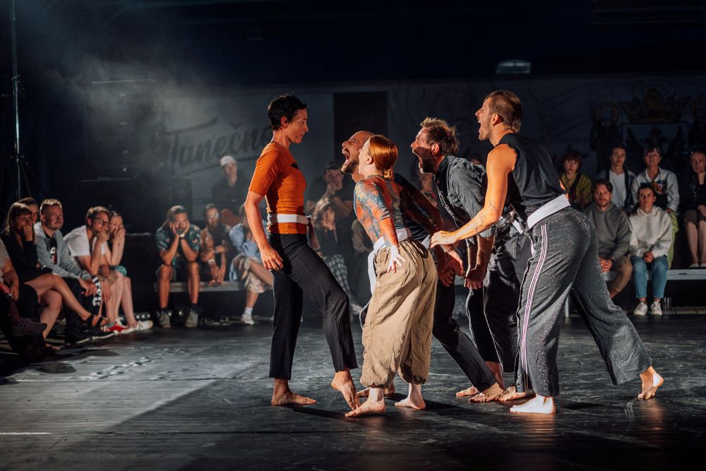 Burkicom – Ostrov (foto Marek Jančúch, festival Tanečno 2025)