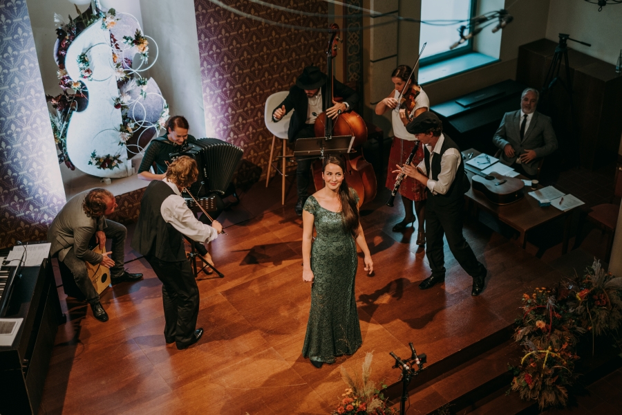 Ostrava Klezmer Band, Johana Černohorská (zdroj Hudební výlety)