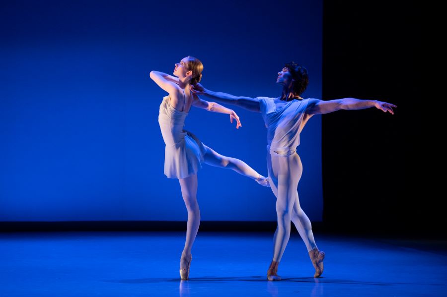 DJKT Balet Gala 2025 (Olivia Betteridge a Alexandr Trusch, foto Irena Štěrbová)