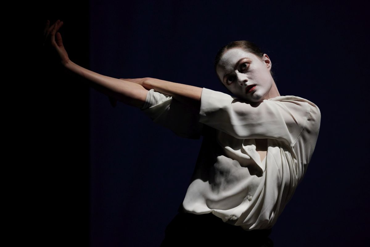 Daniela Hanelová – Cadavre exquis (foto Duša Gabor, Monodance Festival)