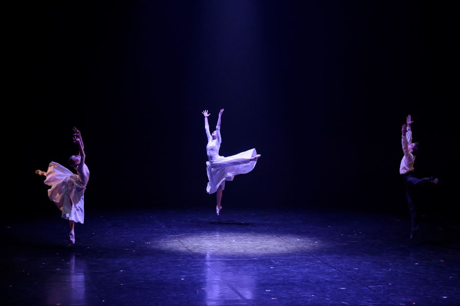 Gala Mezinárodního dne tance 2025 v Divadle Hybernia (Bohemia Balet s Triem g moll, foto Serghei Gherciu)
