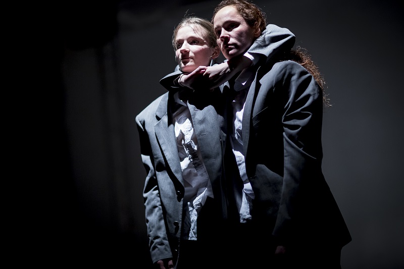 Jáma lvová - Sabina Bočková, Johana Pocková (foto Vojtěch Brtnický)