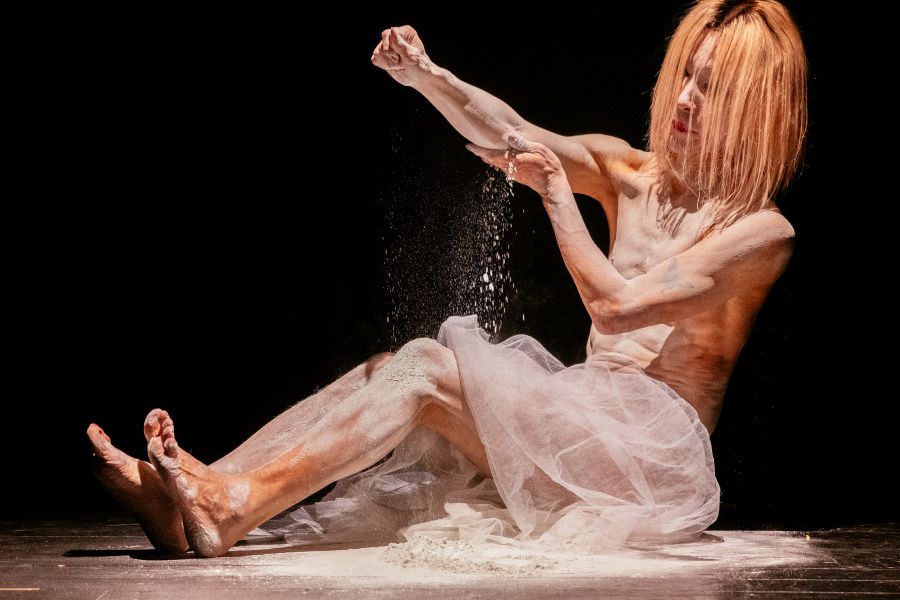 Ken Mai – Flesh to Ashes (foto Zuzana Lazarová)