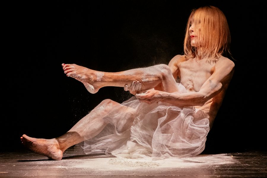 Ken Mai – Flesh to Ashes (foto Zuzana Lazarová)