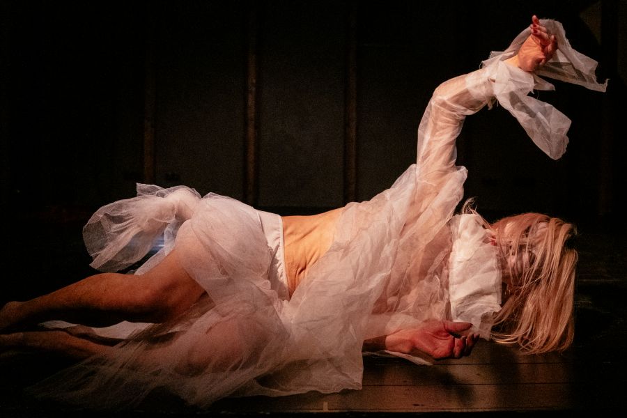 Ken Mai – Flesh to Ashes (foto Zuzana Lazarová)