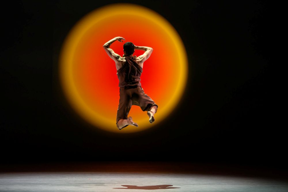 Lukáš Timuľak – Twilight (Les Ballets de Monte-Carlo, foto Alice Blangero)